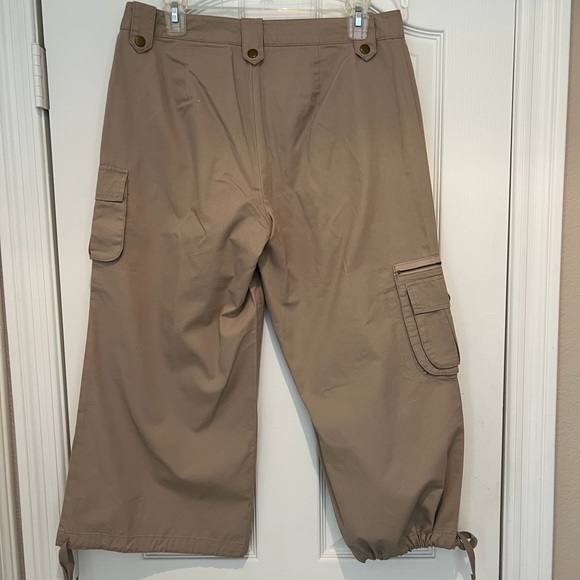Tan Cargo pants with side pockets - Picture 3 of 3